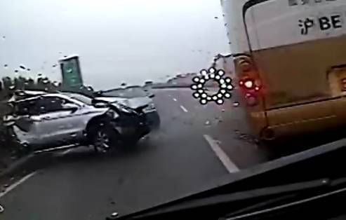 2017100410053817.jpg