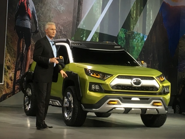 丰田Toyota汽车30日上午9时在洛杉矶汽车展上发表新款概念车 FT-AC（Future Toyota Adventure Concept）。（记者谢雨珊／摄影）