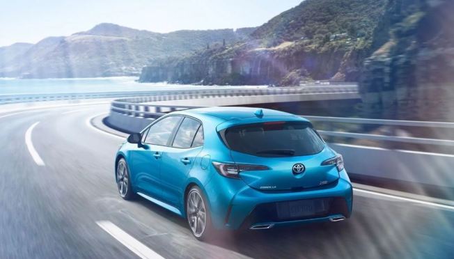 新一代Corolla hatchback /Auris更加动感的外型深受好评。(Toyota)