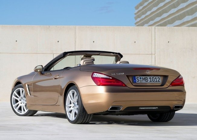 新SL-Class不会像Mercedes-AMG GT那么硬派热血。(Mercedes-Benz)